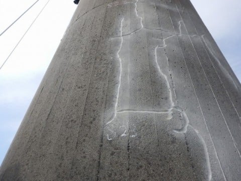 煙突外面のひび割れ補修